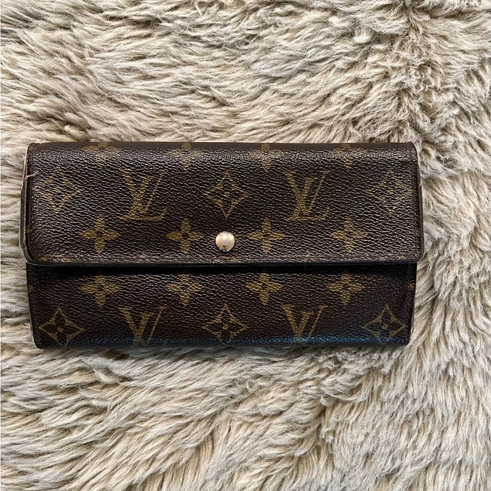 Authentic Louis Vuitton LV Monogram Sarah Long Wallet